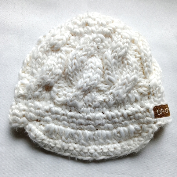Dakine Beanie Winter Cap Hat Fuzzy Knit 